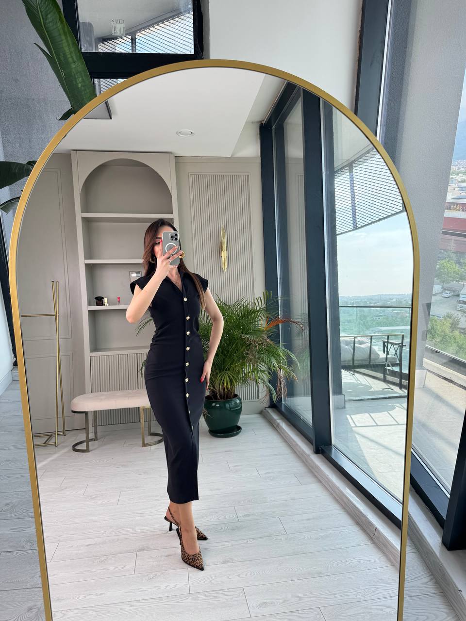 Siyah%20Düğme%20Detaylı%20Zara%20Model%20Bel%20Drapeli%20Elbise