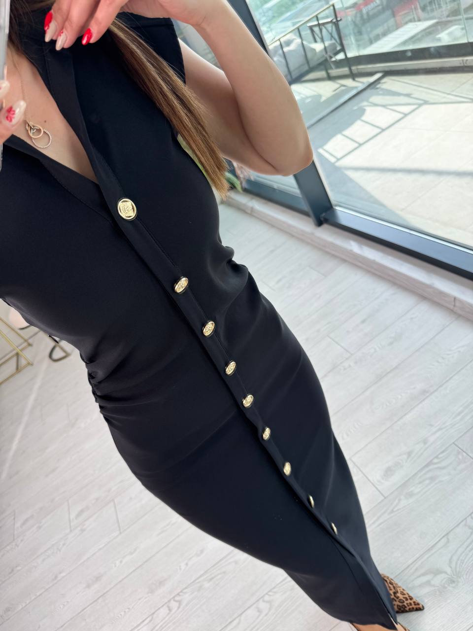 Siyah%20Düğme%20Detaylı%20Zara%20Model%20Bel%20Drapeli%20Elbise