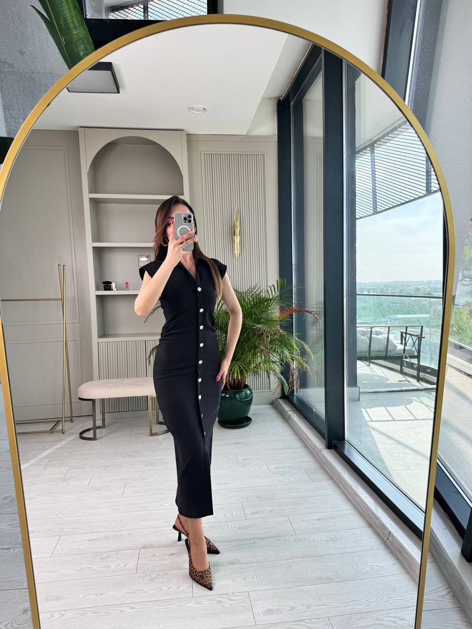 Siyah%20Düğme%20Detaylı%20Zara%20Model%20Bel%20Drapeli%20Elbise