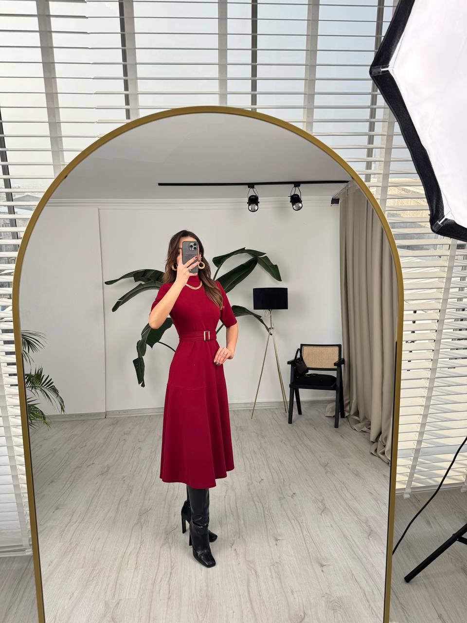 Bordo%20Kuşak%20Kemerli%20Dik%20Yaka%20Midi%20Boy%20Krep%20Kumaş%20Elbise