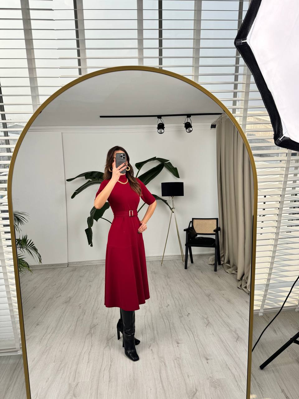 Bordo%20Kuşak%20Kemerli%20Dik%20Yaka%20Midi%20Boy%20Krep%20Kumaş%20Elbise