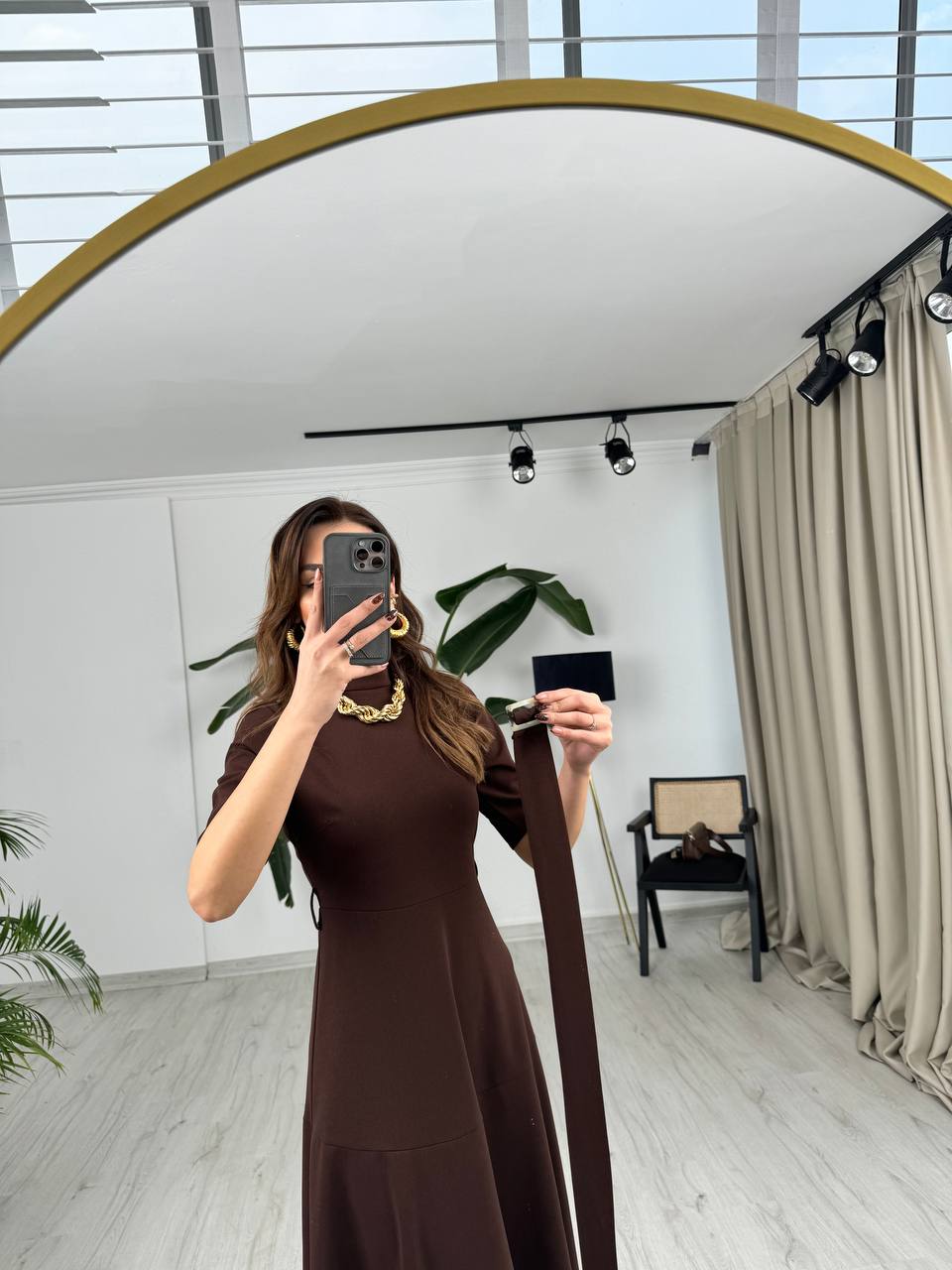 Kahverengi%20Kuşak%20Kemerli%20Dik%20Yaka%20Midi%20Boy%20Krep%20Kumaş%20Elbise