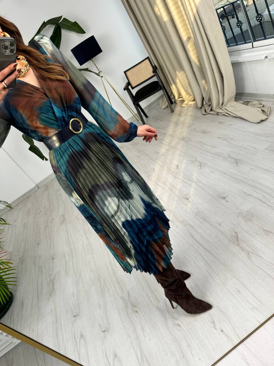 Lucy%20Şifon%20Piliseli%20Astarlı%20Mavi%20Kemerli%20Midi%20Boy%20Elbise