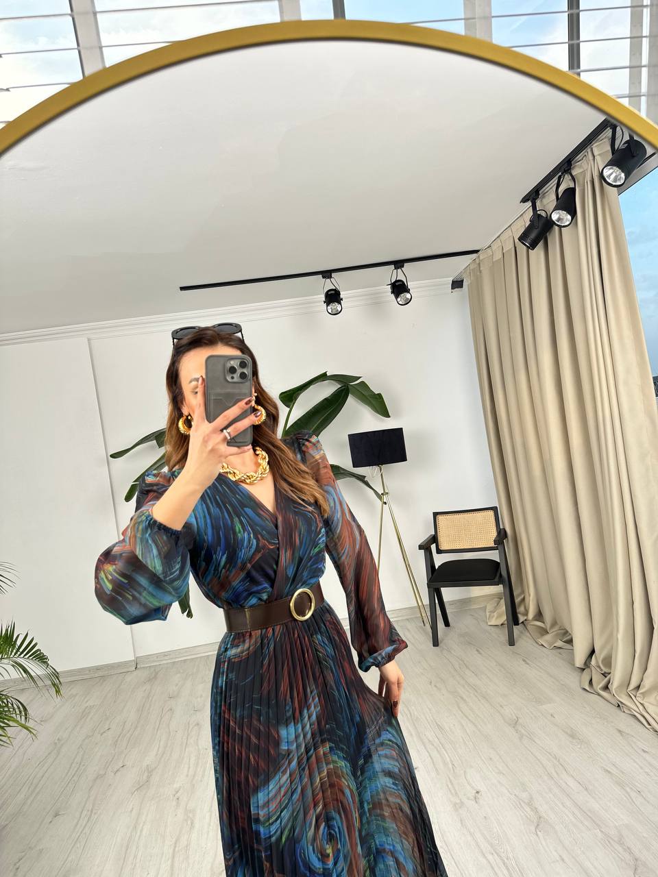 Lucy%20Şifon%20Piliseli%20Astarlı%20Kahverengi%20Kemerli%20Midi%20boy%20elbise