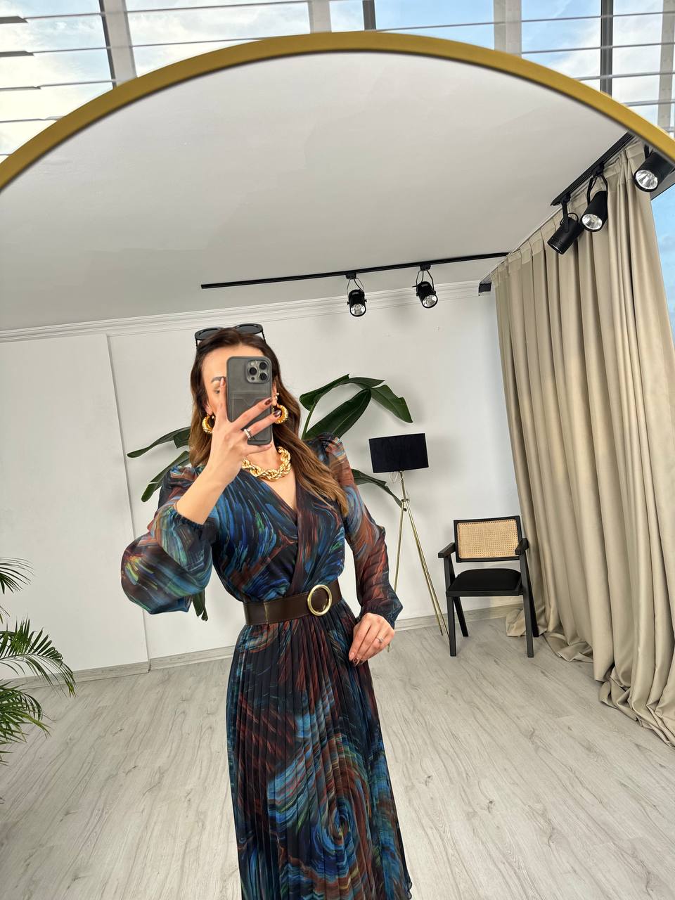 Lucy%20Şifon%20Piliseli%20Astarlı%20Kahverengi%20Kemerli%20Midi%20boy%20elbise