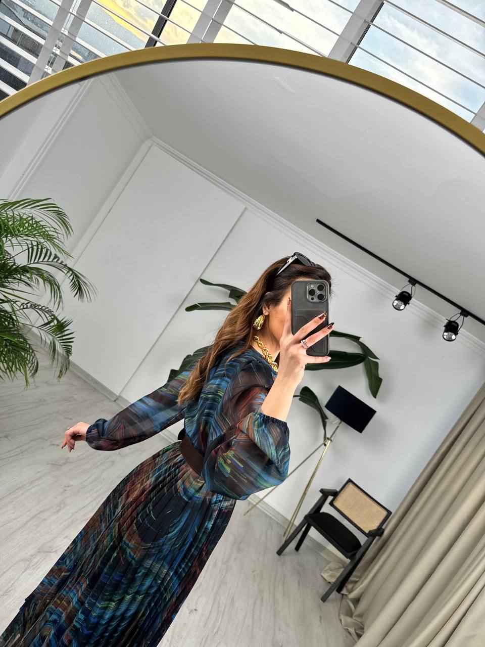 Lucy%20Şifon%20Piliseli%20Astarlı%20Kahverengi%20Kemerli%20Midi%20boy%20elbise