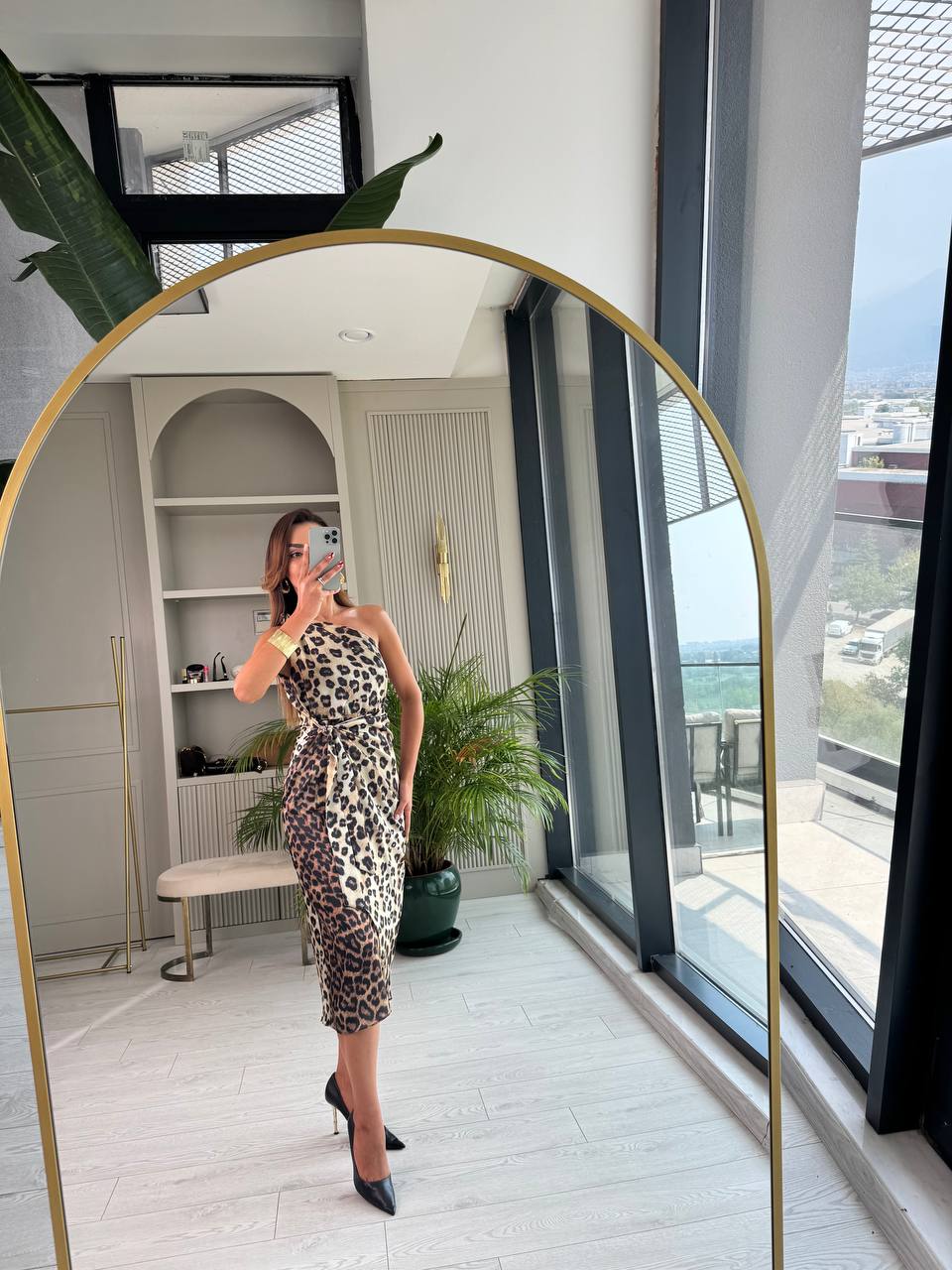 Leopar%20Desenli%20Tek%20Kol%20Saten%20Tasarım%20Maria%20Elbise