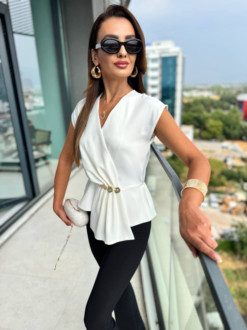 Tasarım%20Ekru%20Bel%20Detaylı%20Double%20Krep%20Kumaş%20Bluz