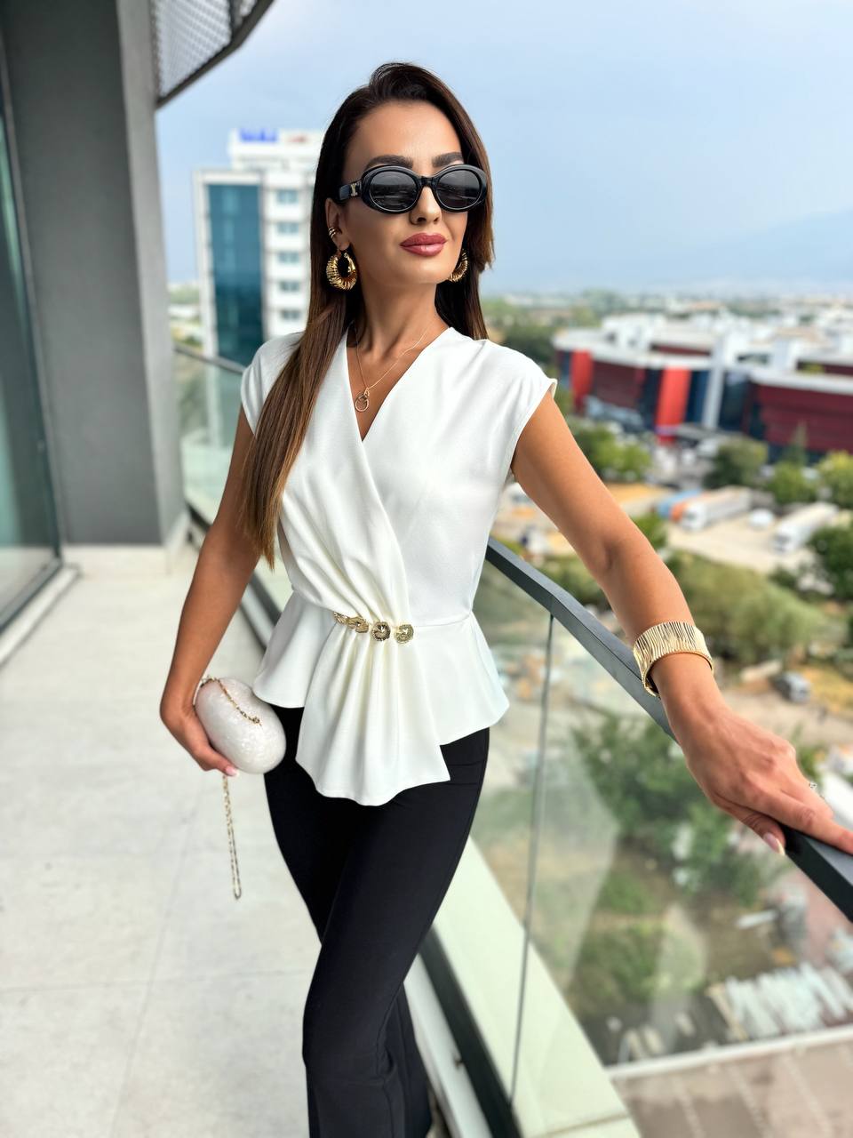 Tasarım%20Ekru%20Bel%20Detaylı%20Double%20Krep%20Kumaş%20Bluz