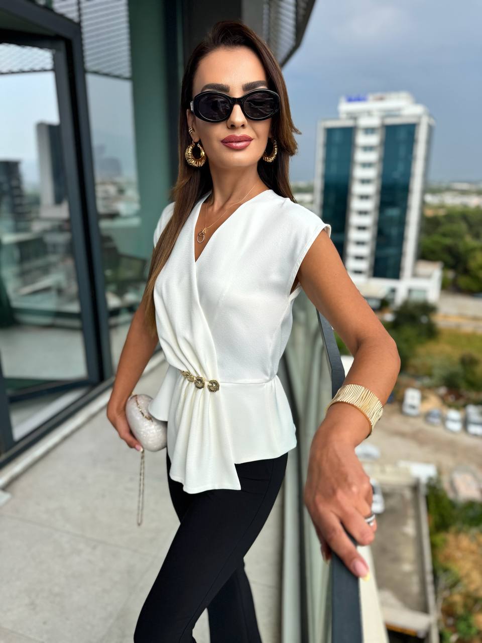 Tasarım%20Ekru%20Bel%20Detaylı%20Double%20Krep%20Kumaş%20Bluz