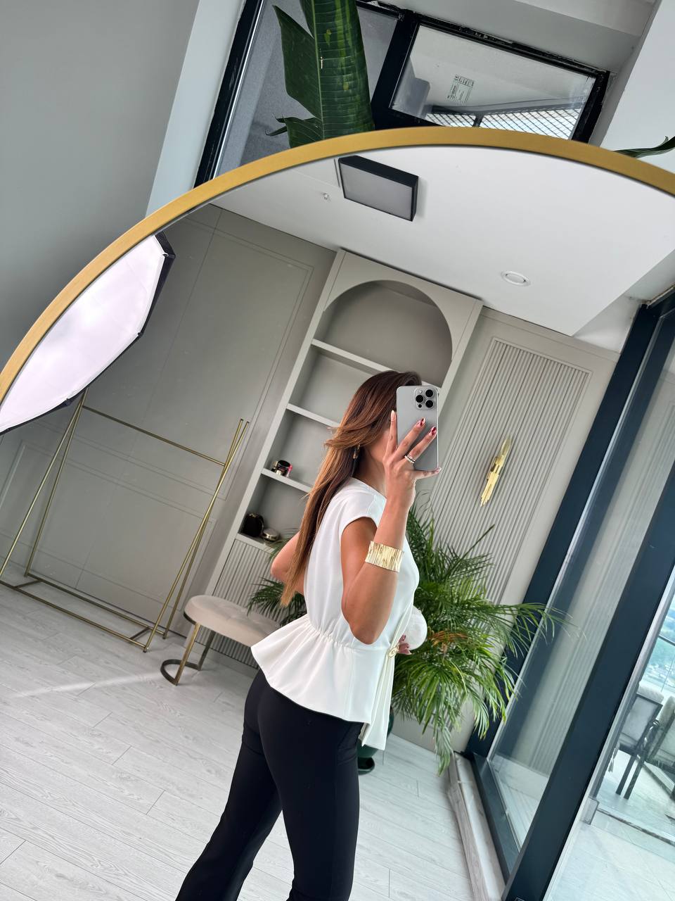 Tasarım%20Ekru%20Bel%20Detaylı%20Double%20Krep%20Kumaş%20Bluz