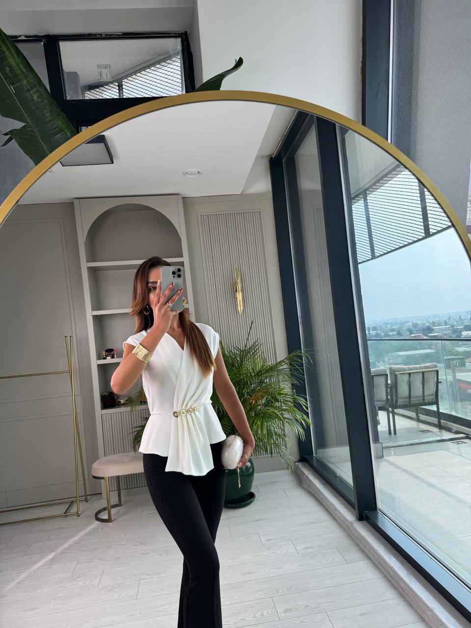 Tasarım%20Ekru%20Bel%20Detaylı%20Double%20Krep%20Kumaş%20Bluz