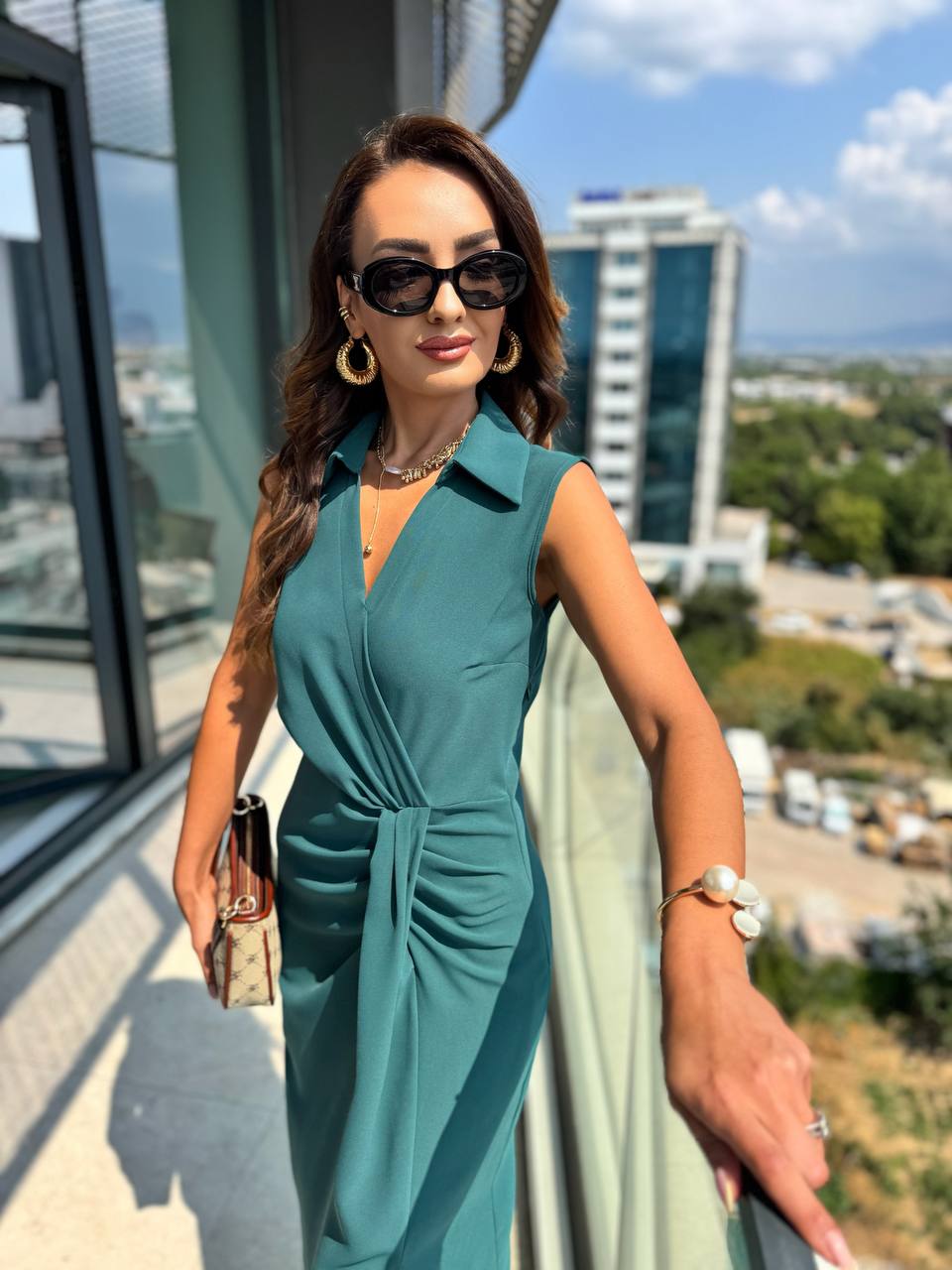 Zümrüt%20Yeşili%20Bel%20Drapeli%20İpekli%20Krep%20Kumaş%20Elbise