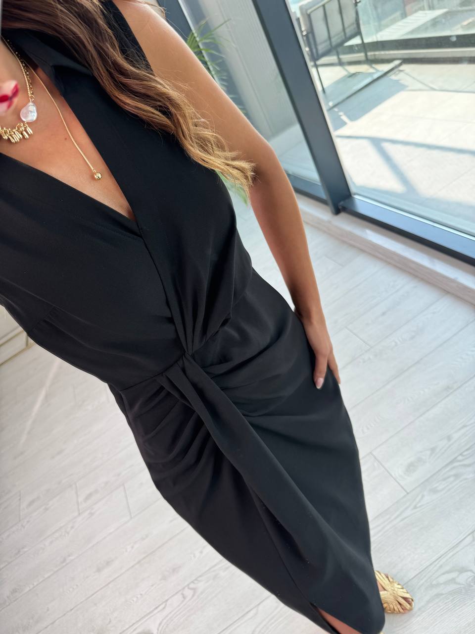 Siyah%20Bel%20Drapeli%20İpekli%20Krep%20Kumaş%20Elbise