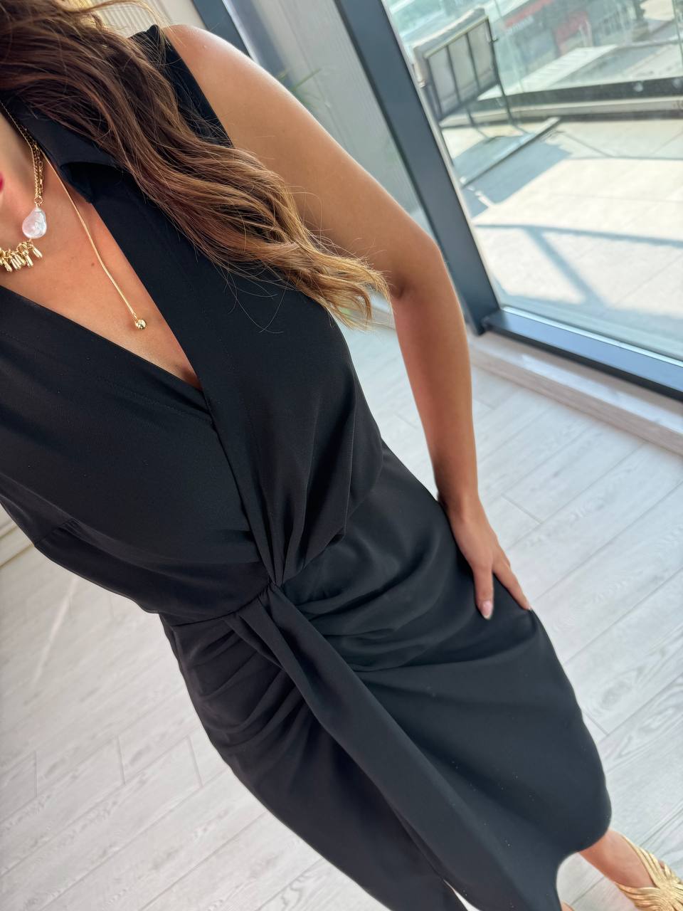 Siyah%20Bel%20Drapeli%20İpekli%20Krep%20Kumaş%20Elbise