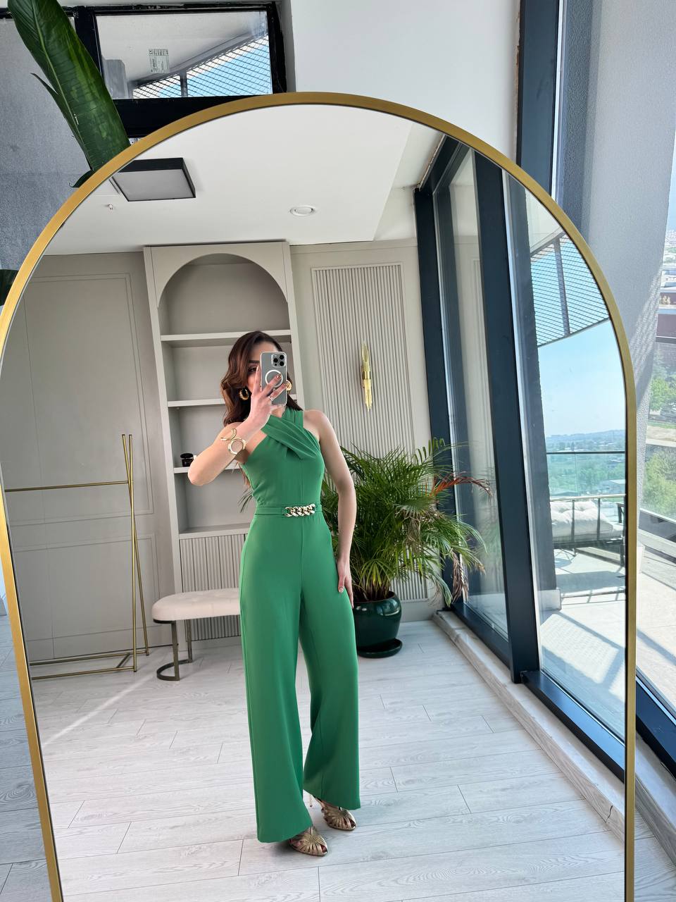Benetton%20Yeşil%20Bel%20Zincir%20Detaylı%20İpekli%20Krep%20Kumaş%20Tulum
