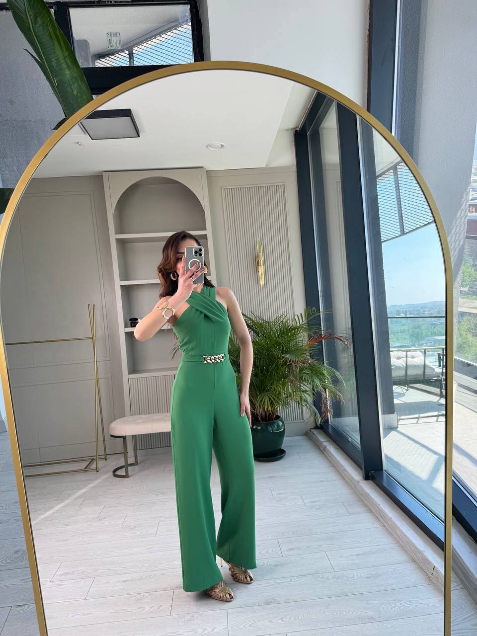 Benetton%20Yeşil%20Bel%20Zincir%20Detaylı%20İpekli%20Krep%20Kumaş%20Tulum