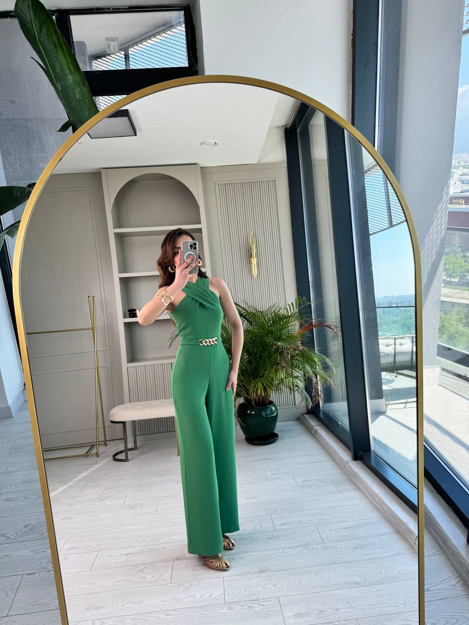 Benetton%20Yeşil%20Bel%20Zincir%20Detaylı%20İpekli%20Krep%20Kumaş%20Tulum