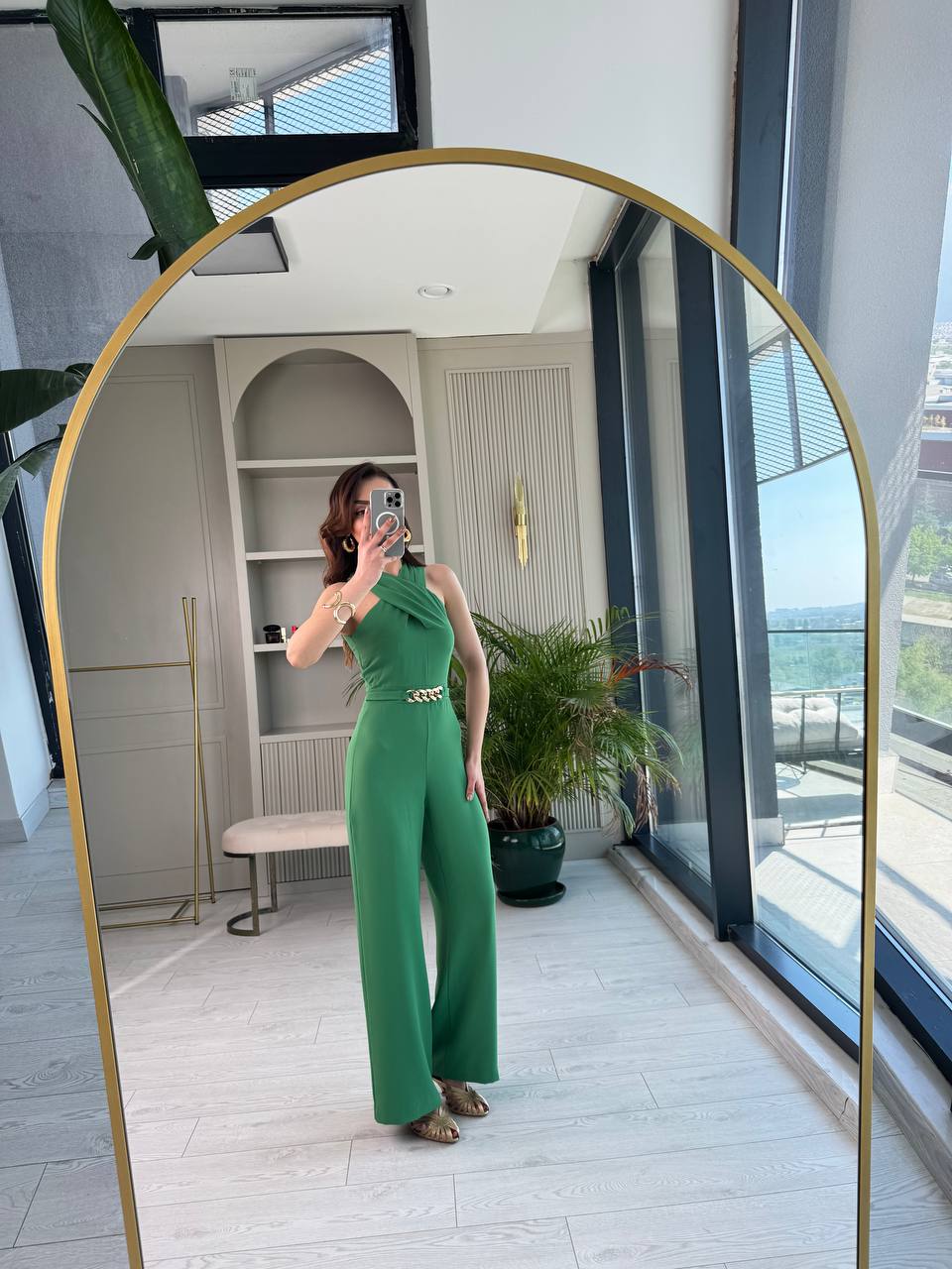 Benetton%20Yeşil%20Bel%20Zincir%20Detaylı%20İpekli%20Krep%20Kumaş%20Tulum