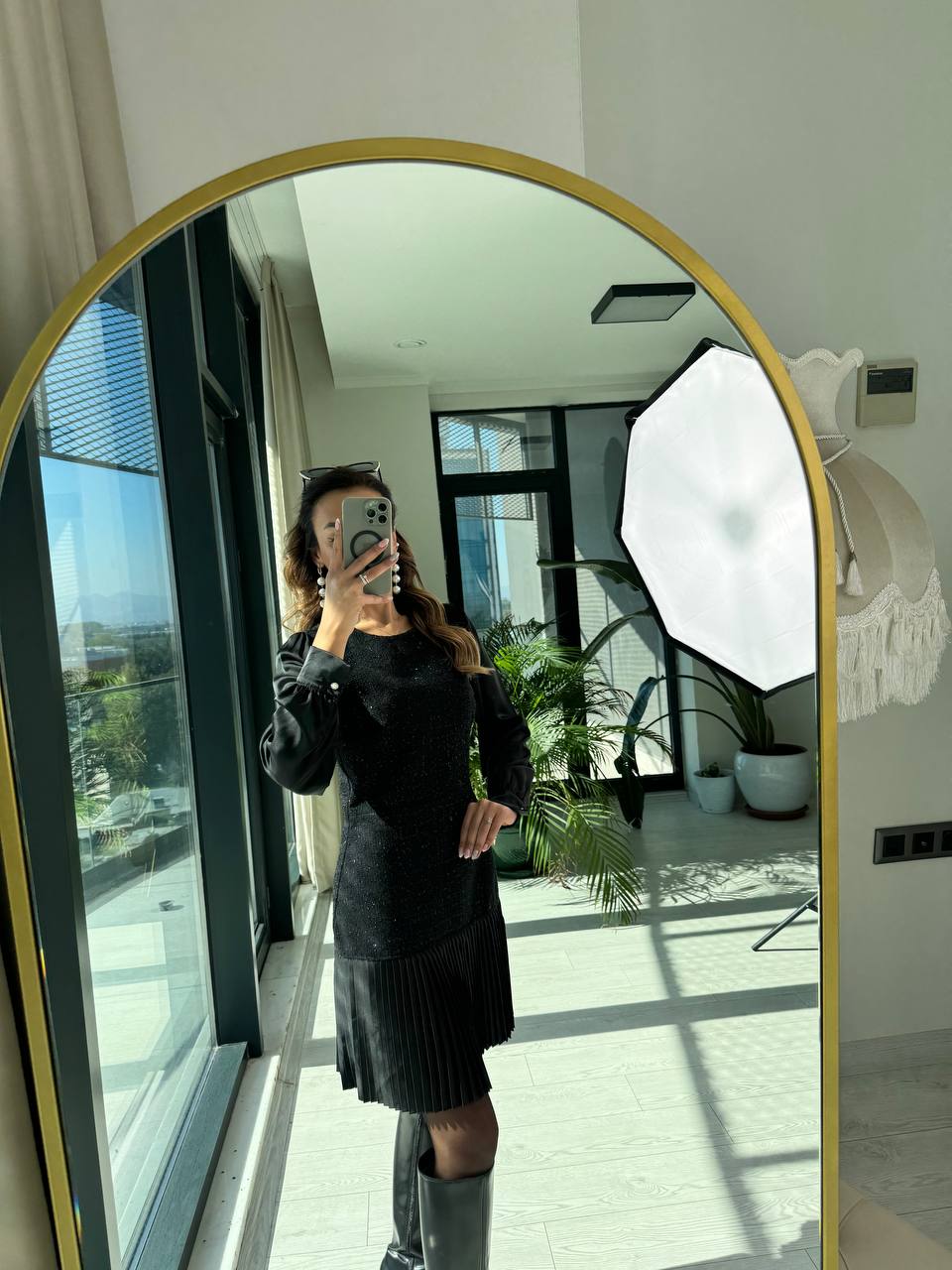 Siyah%20Etek%20Pilise%20Detay%20Tuvid%20Kumaş%20Lüks%20Kalite%20Elbise