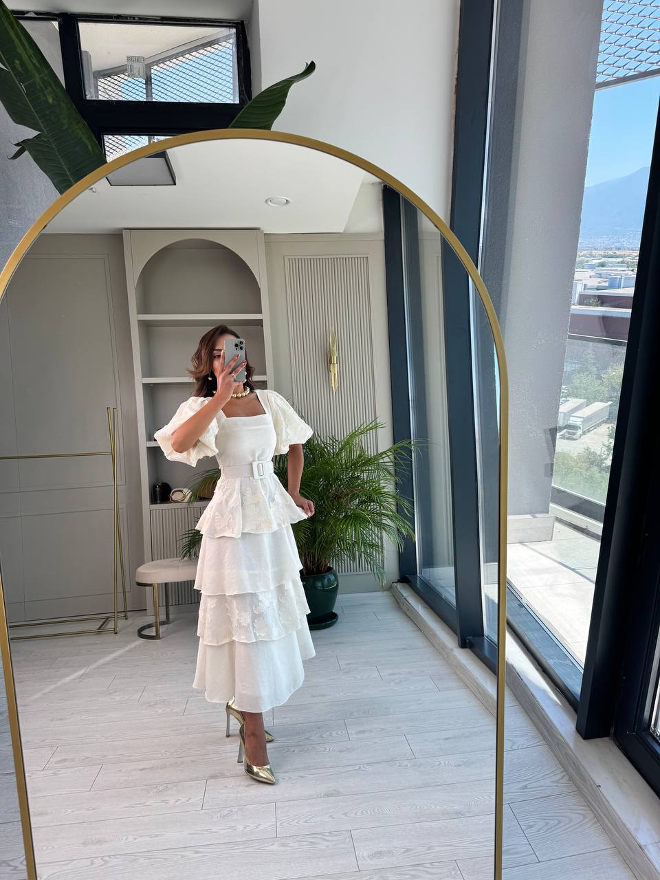 Tasarım%20Bej%20Balon%20Kollu%20Astarlı%20Kat%20Kat%20Elbise