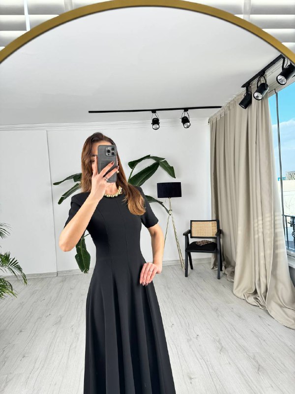 Siyah%20Zara%20Model%20Vatkalı%20Atlas%20Kumaş%20Midi%20Boy%20Elbise