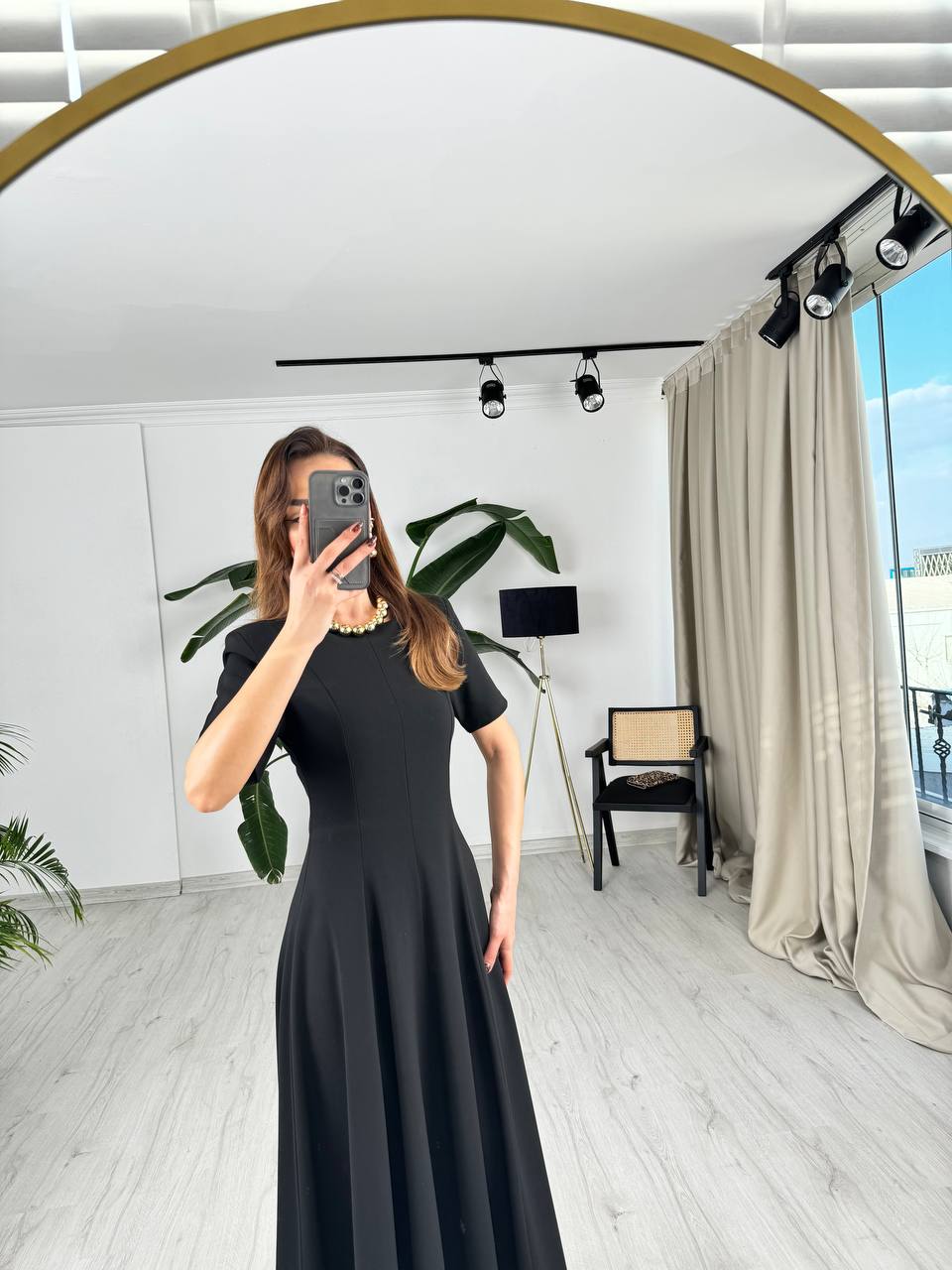 Siyah%20Zara%20Model%20Vatkalı%20Atlas%20Kumaş%20Midi%20Boy%20Elbise