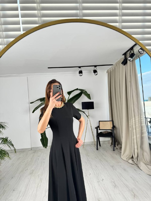 Siyah%20Zara%20Model%20Vatkalı%20Atlas%20Kumaş%20Midi%20Boy%20Elbise