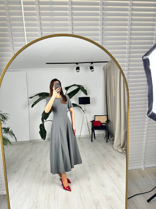 Gri%20Zara%20Model%20Vatkalı%20Atlas%20Kumaş%20Midi%20Boy%20Elbise