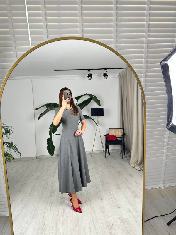 Gri%20Zara%20Model%20Vatkalı%20Atlas%20Kumaş%20Midi%20Boy%20Elbise