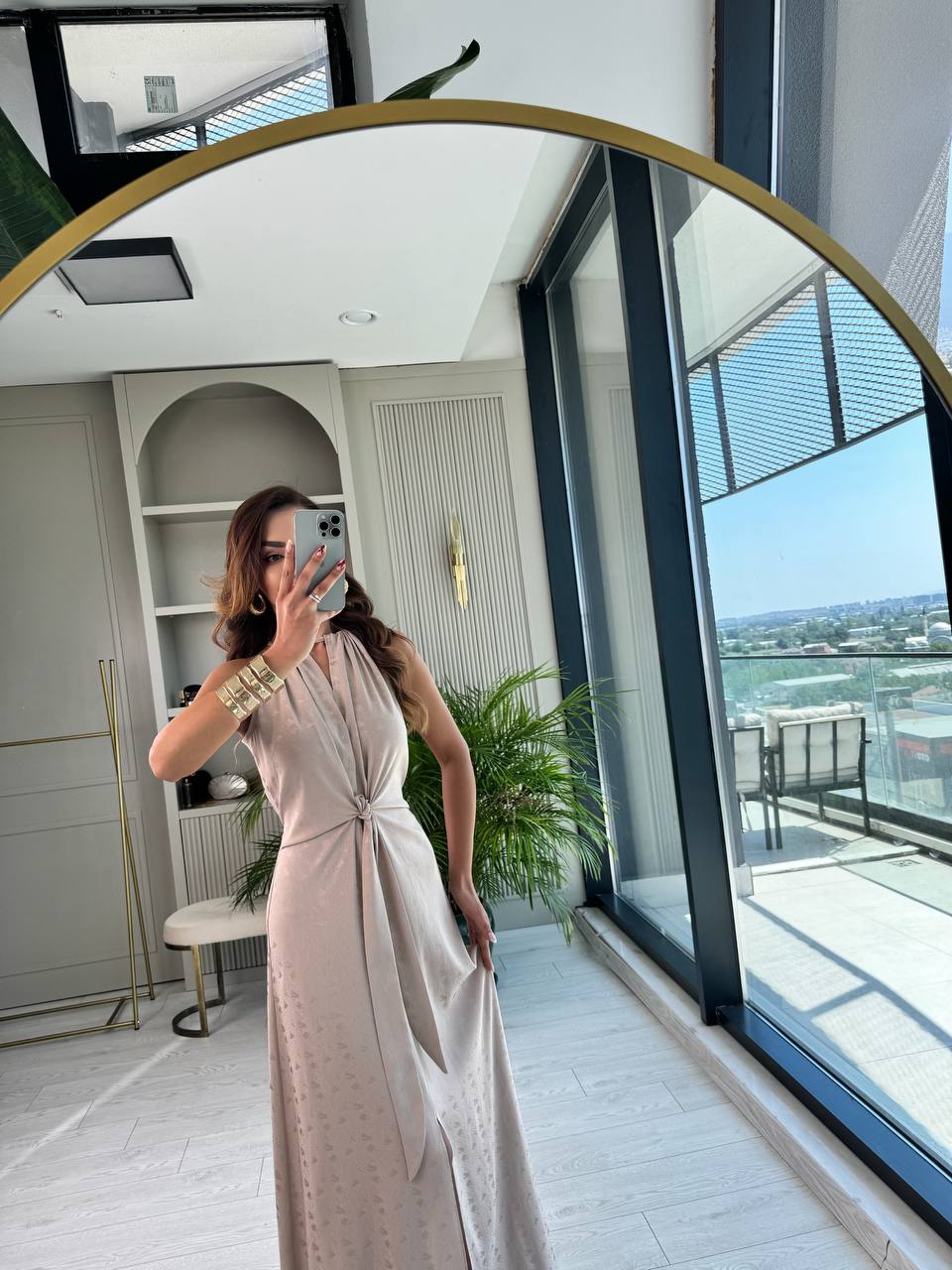 Taş%20Rengi%20Desenli%20Bağlama%20Detaylı%20Halter%20Yaka%20Pamuk%20Saten%20Elbise