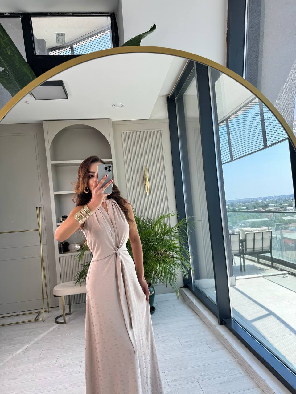 Taş%20Rengi%20Desenli%20Bağlama%20Detaylı%20Halter%20Yaka%20Pamuk%20Saten%20Elbise