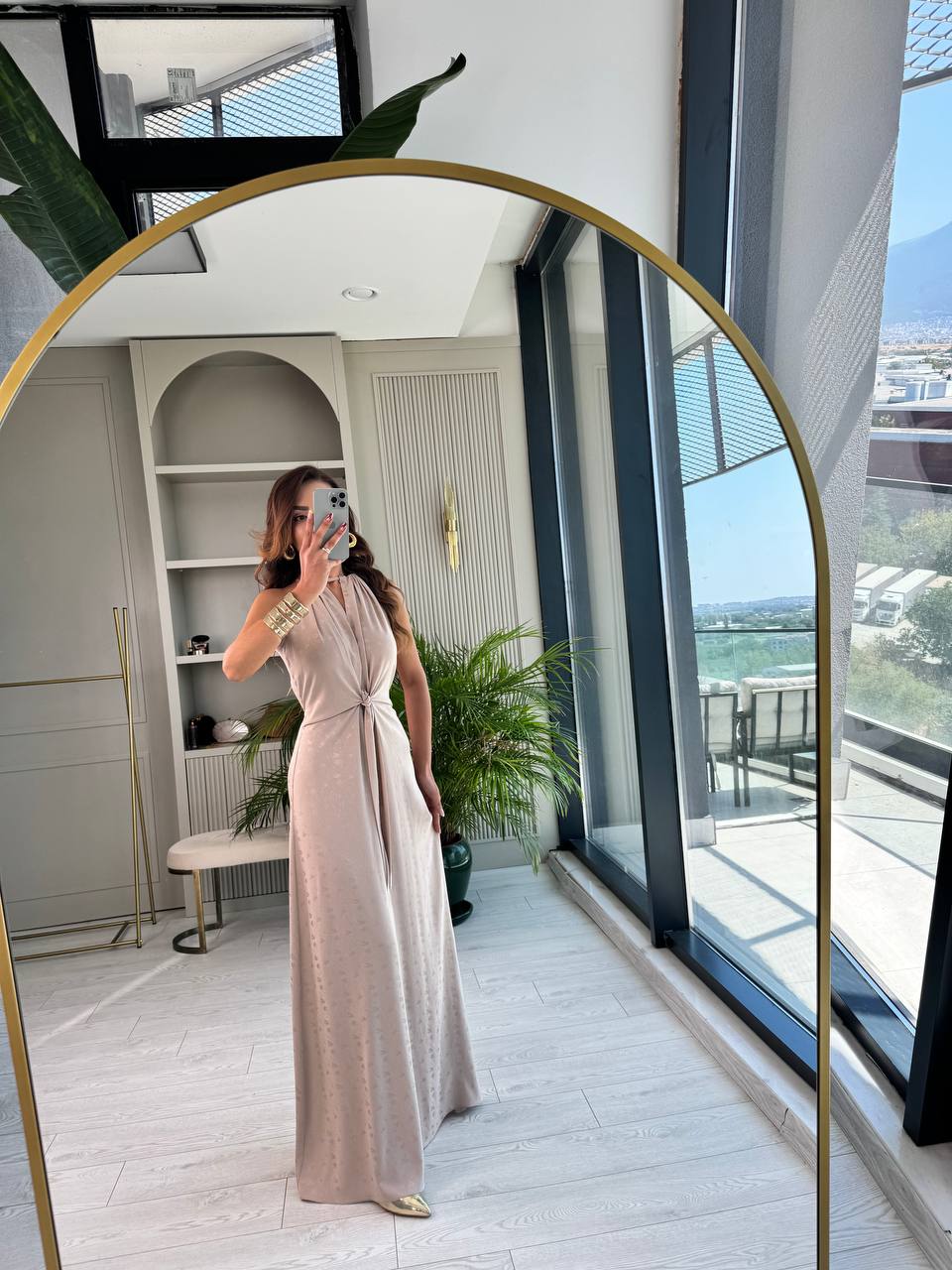 Taş%20Rengi%20Desenli%20Bağlama%20Detaylı%20Halter%20Yaka%20Pamuk%20Saten%20Elbise