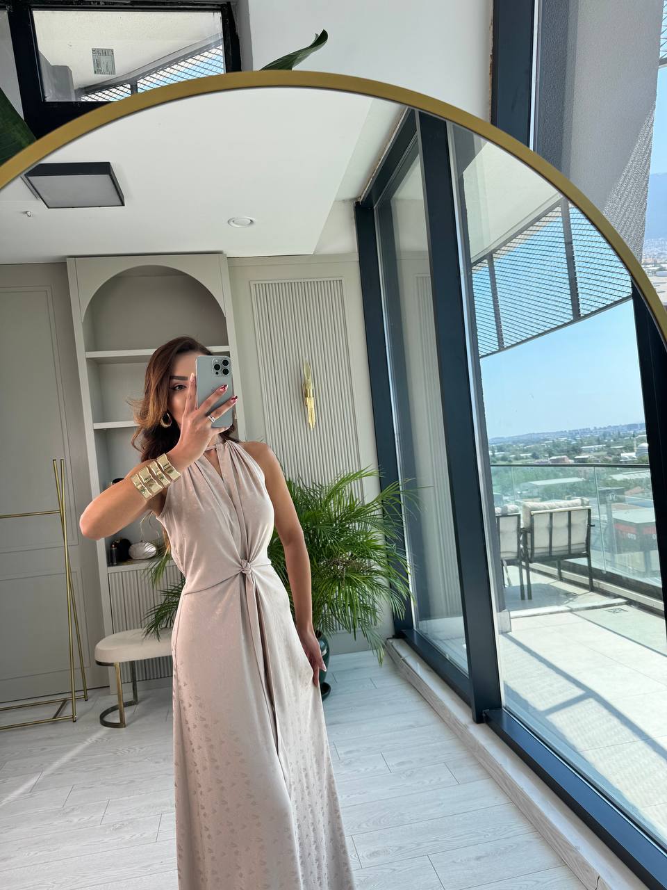 Taş%20Rengi%20Desenli%20Bağlama%20Detaylı%20Halter%20Yaka%20Pamuk%20Saten%20Elbise