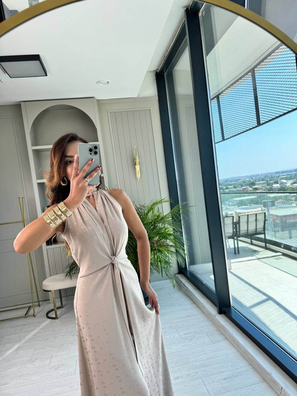 Taş%20Rengi%20Desenli%20Bağlama%20Detaylı%20Halter%20Yaka%20Pamuk%20Saten%20Elbise