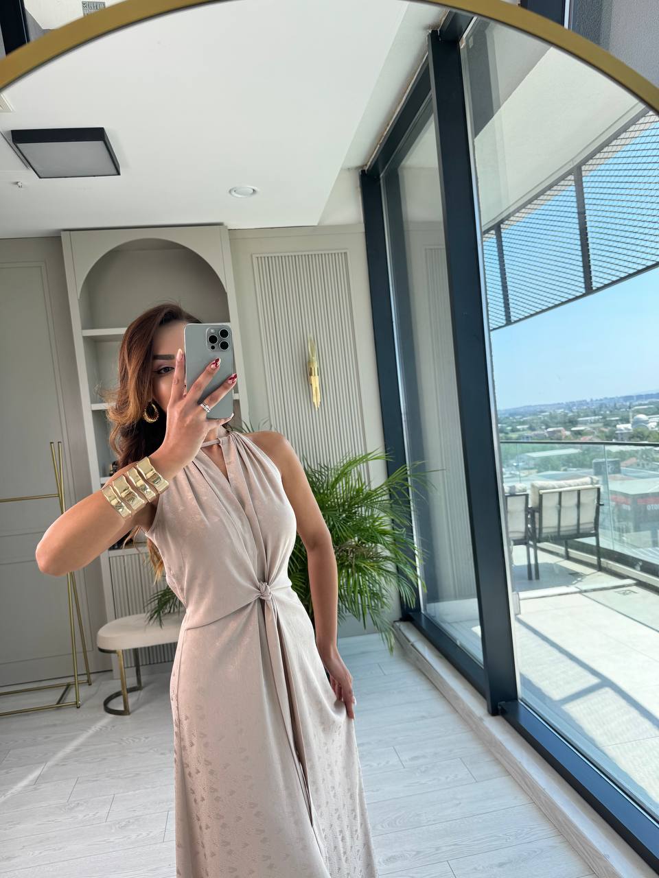 Taş%20Rengi%20Desenli%20Bağlama%20Detaylı%20Halter%20Yaka%20Pamuk%20Saten%20Elbise