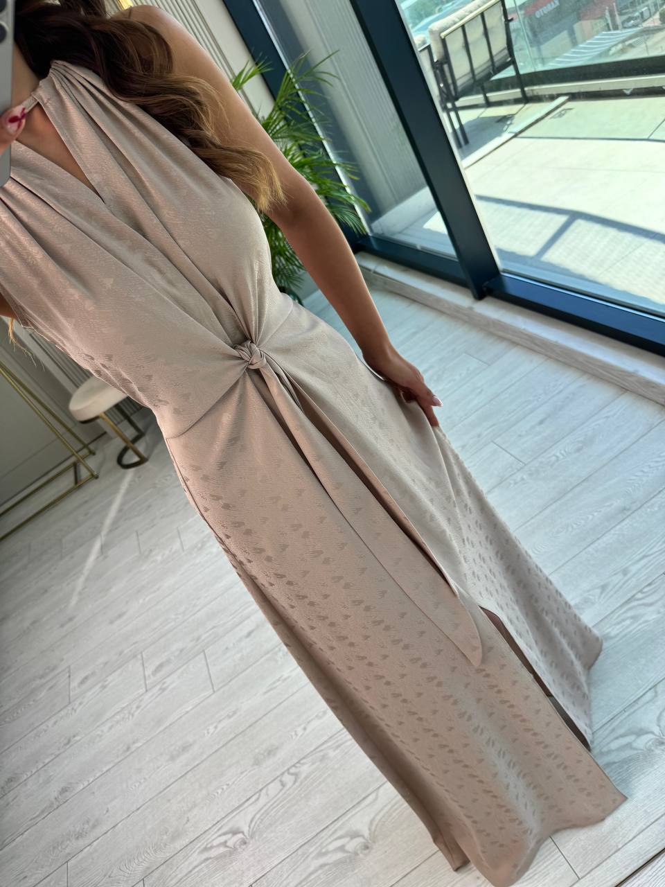 Taş%20Rengi%20Desenli%20Bağlama%20Detaylı%20Halter%20Yaka%20Pamuk%20Saten%20Elbise