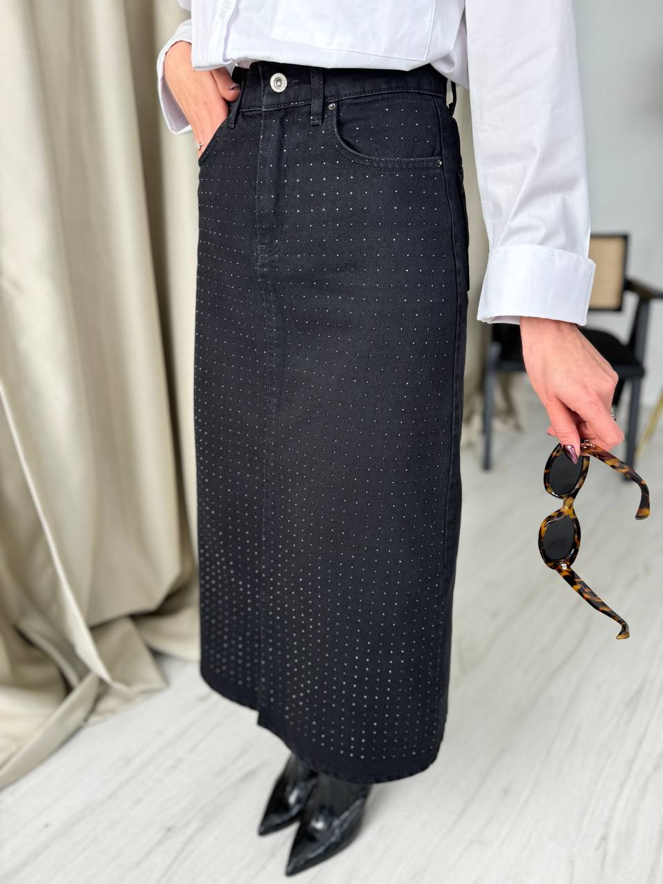 Siyah%20Minimal%20Taş%20Detaylı%20Jean%20Etek
