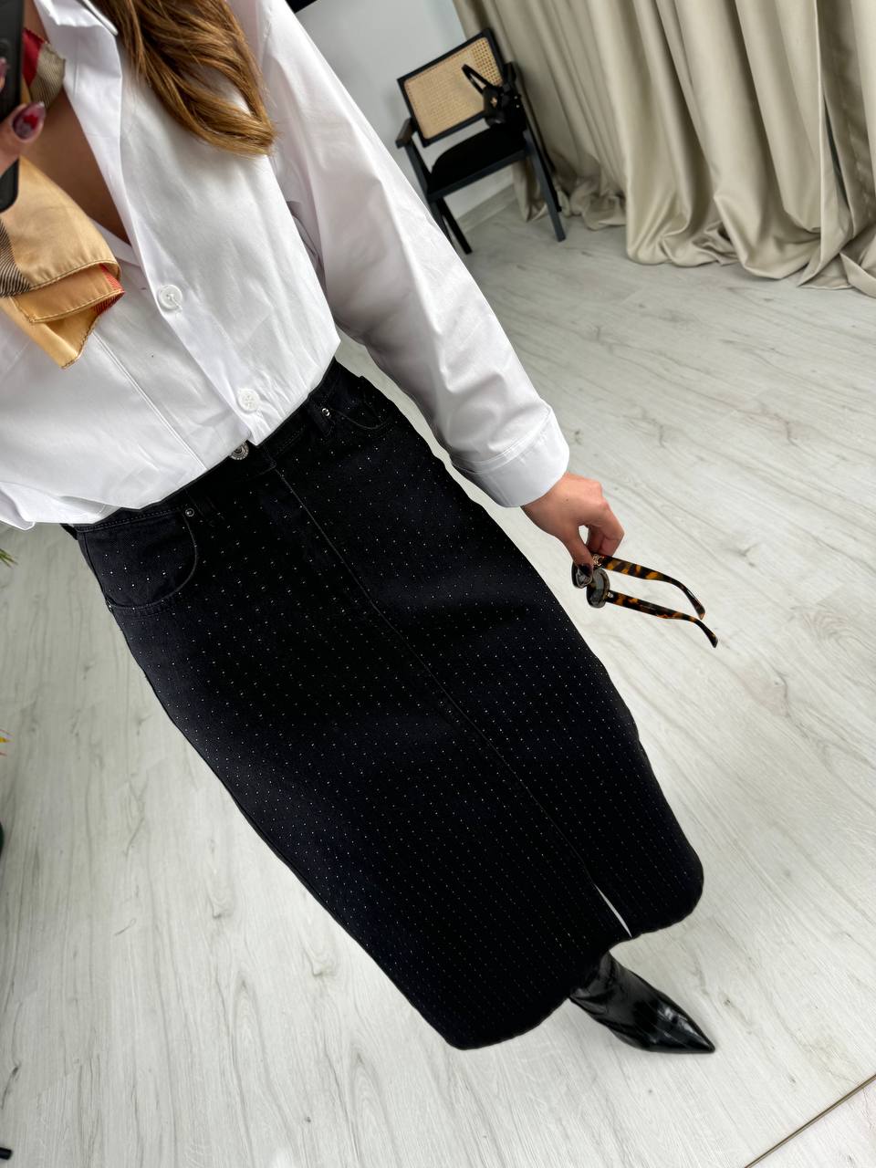 Siyah%20Minimal%20Taş%20Detaylı%20Jean%20Etek