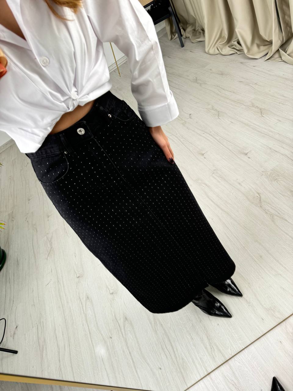 Siyah%20Minimal%20Taş%20Detaylı%20Jean%20Etek