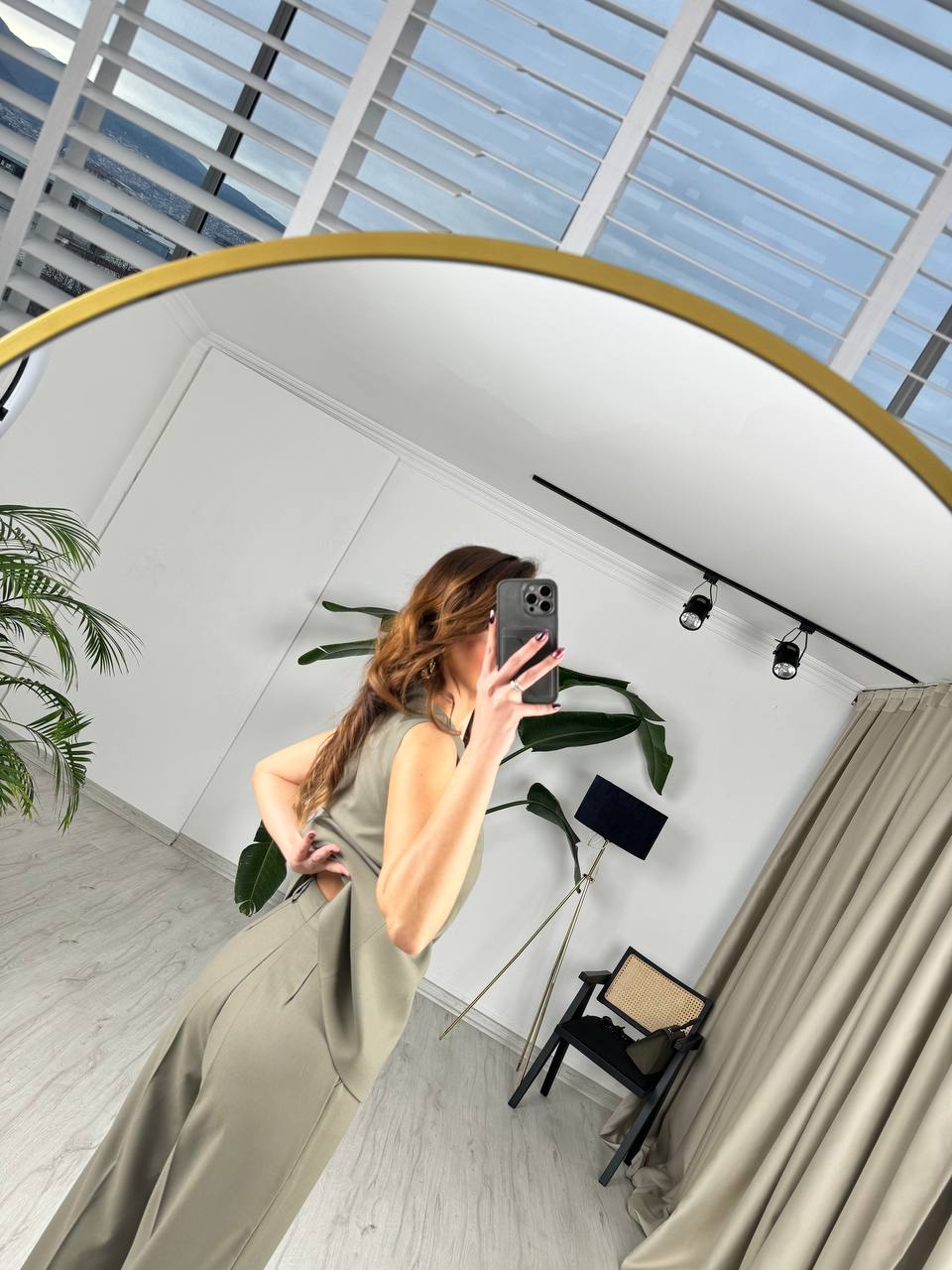 Tasarım%20Soft%20Yeşil%20Çiçek%20Düğme%20Detaylı%20Yelek%20Pantolon%20Takım