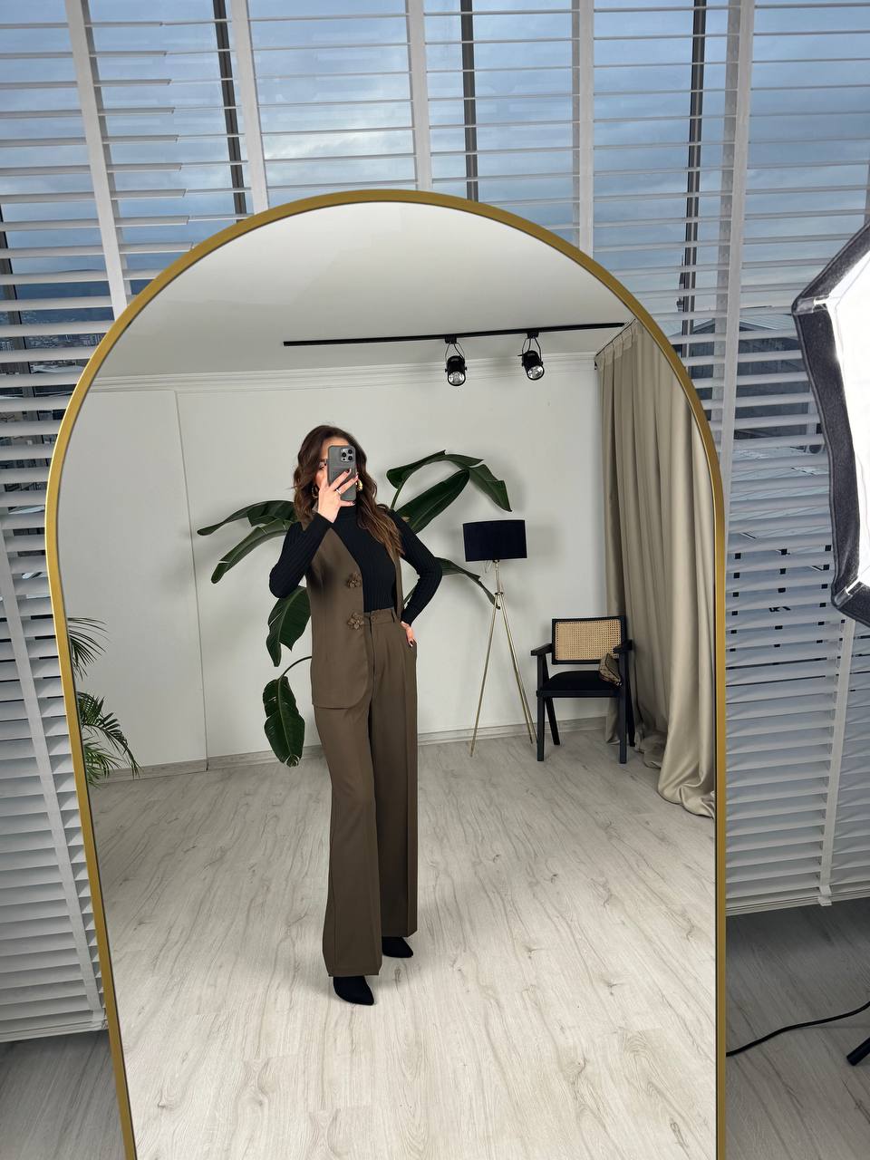 Tasarım%20Kahverengi%20Çiçek%20Düğme%20Detaylı%20Yelek%20Pantolon%20Takım
