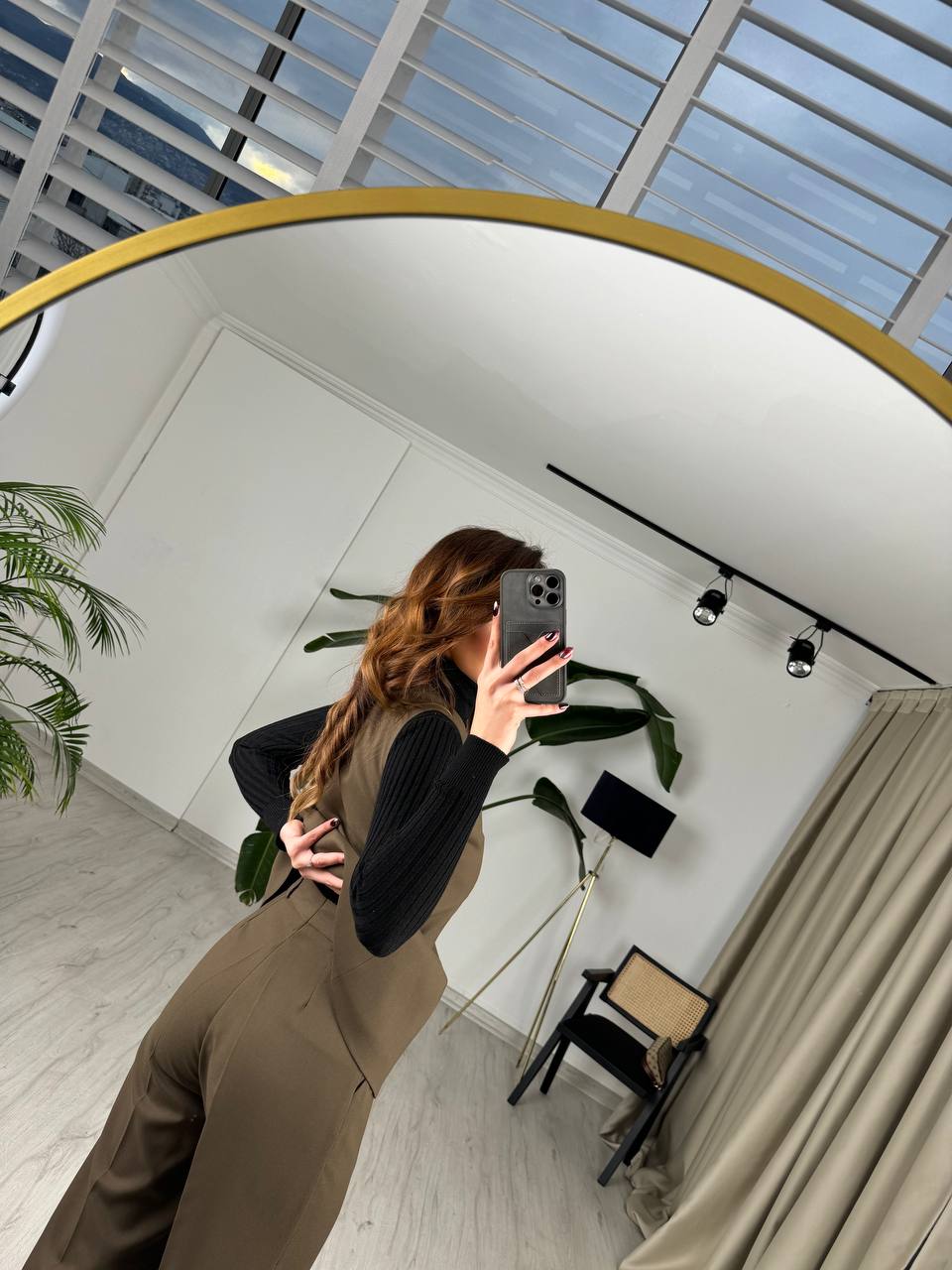 Tasarım%20Kahverengi%20Çiçek%20Düğme%20Detaylı%20Yelek%20Pantolon%20Takım