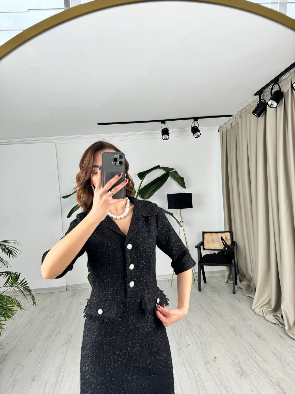 Siyah%20İnci%20Düğmeli%20Tuvid%20Kumaş%20Elbise