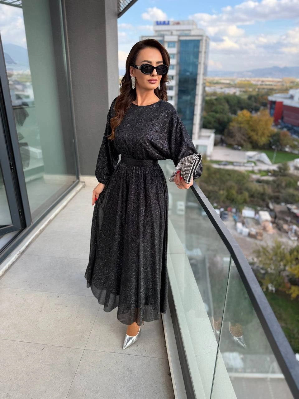 Siyah%20Işıltılı%20Full%20Astarlı%20Maxi%20Boy%20Kuşaklı%20Elbise