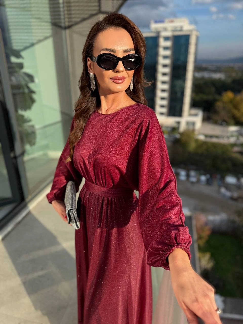 Bordo%20Işıltılı%20Full%20Astarlı%20Maxi%20Boy%20Kuşaklı%20Elbise