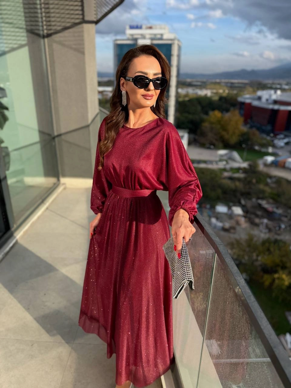 Bordo%20Işıltılı%20Full%20Astarlı%20Maxi%20Boy%20Kuşaklı%20Elbise