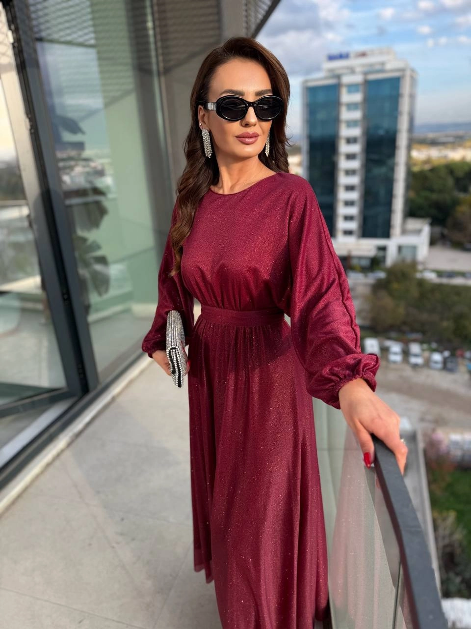 Bordo%20Işıltılı%20Full%20Astarlı%20Maxi%20Boy%20Kuşaklı%20Elbise