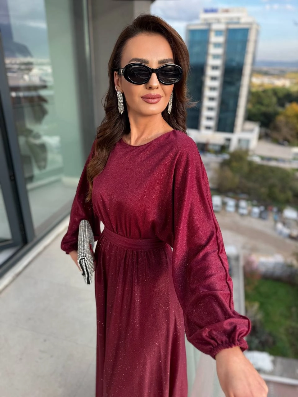 Bordo%20Işıltılı%20Full%20Astarlı%20Maxi%20Boy%20Kuşaklı%20Elbise