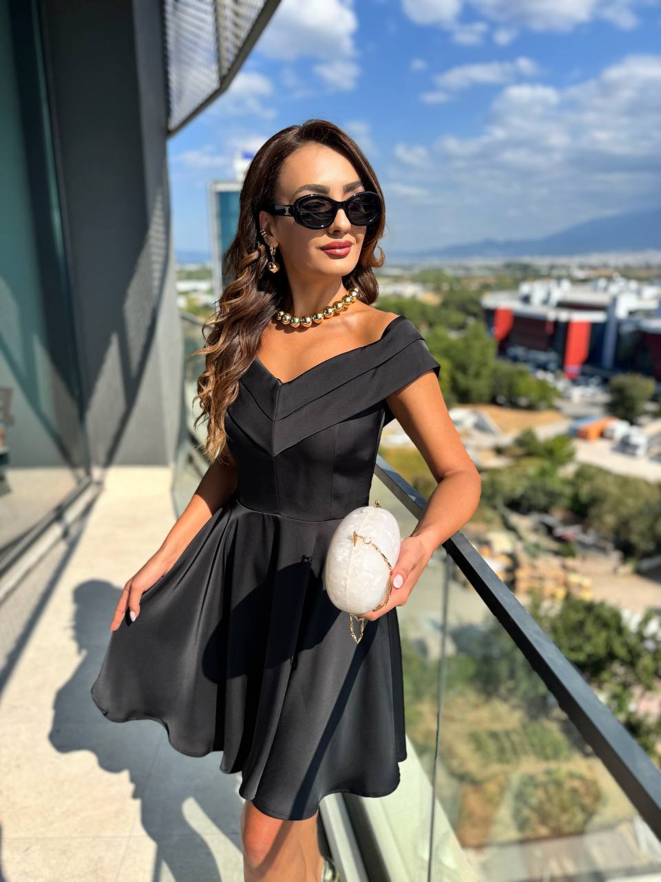 Tasarım%20Siyah%20Yaka%20Detay%20Lüks%20Kalite%20Saten%20Elbise